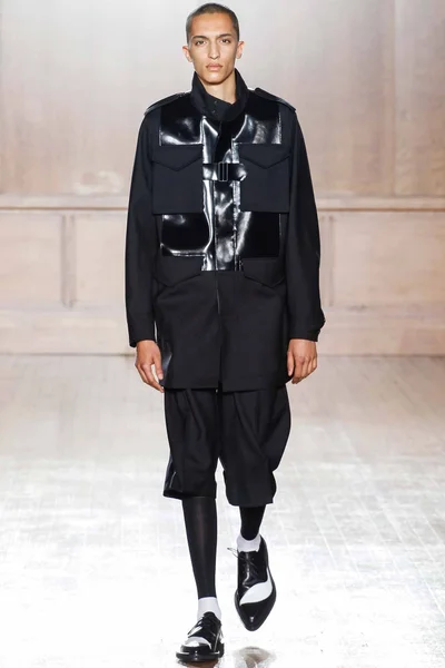 Look 19